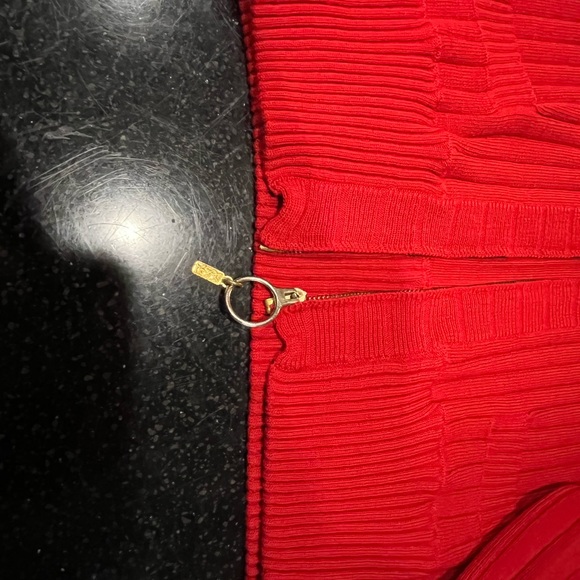Chic Red Ribbed Jacket - Picture 6 of 10
